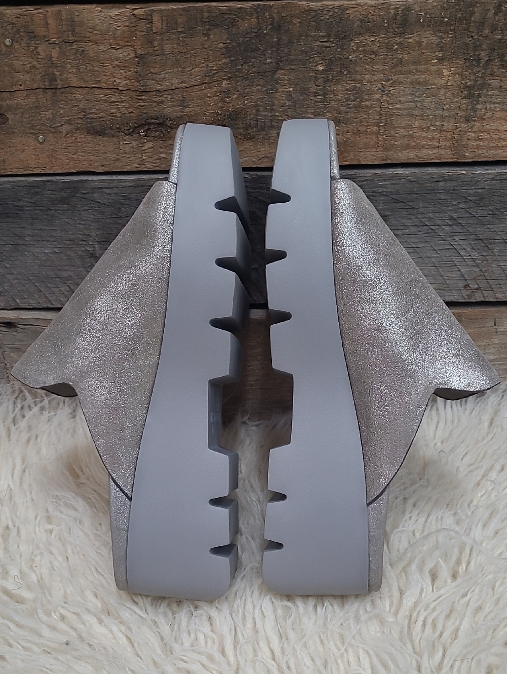 Naked Feet Drift Silver Platform Slide Sandal Sz 8 - Picture 6 of 8